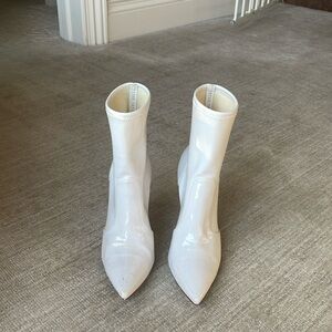Gianvito Rossi white patent leather stretch ankle boot. Size 37